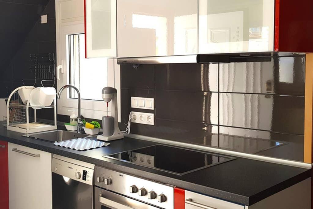 Renovated Lovely Apartment Near Airport & Sea Pórto Ráfti エクステリア 写真