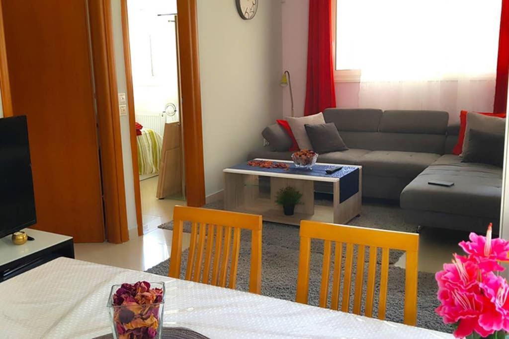 Renovated Lovely Apartment Near Airport & Sea Pórto Ráfti エクステリア 写真