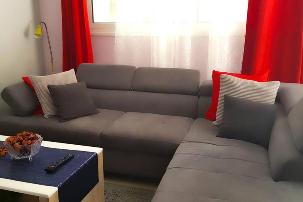 Renovated Lovely Apartment Near Airport & Sea Pórto Ráfti エクステリア 写真